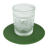 glas met groene siliconen onderzetter