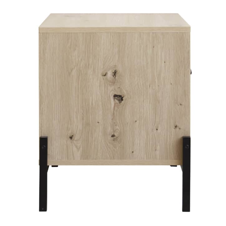 Houten nachtkastje met deur en legplank