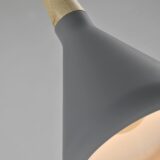 Grijze kegellamp met houten kop