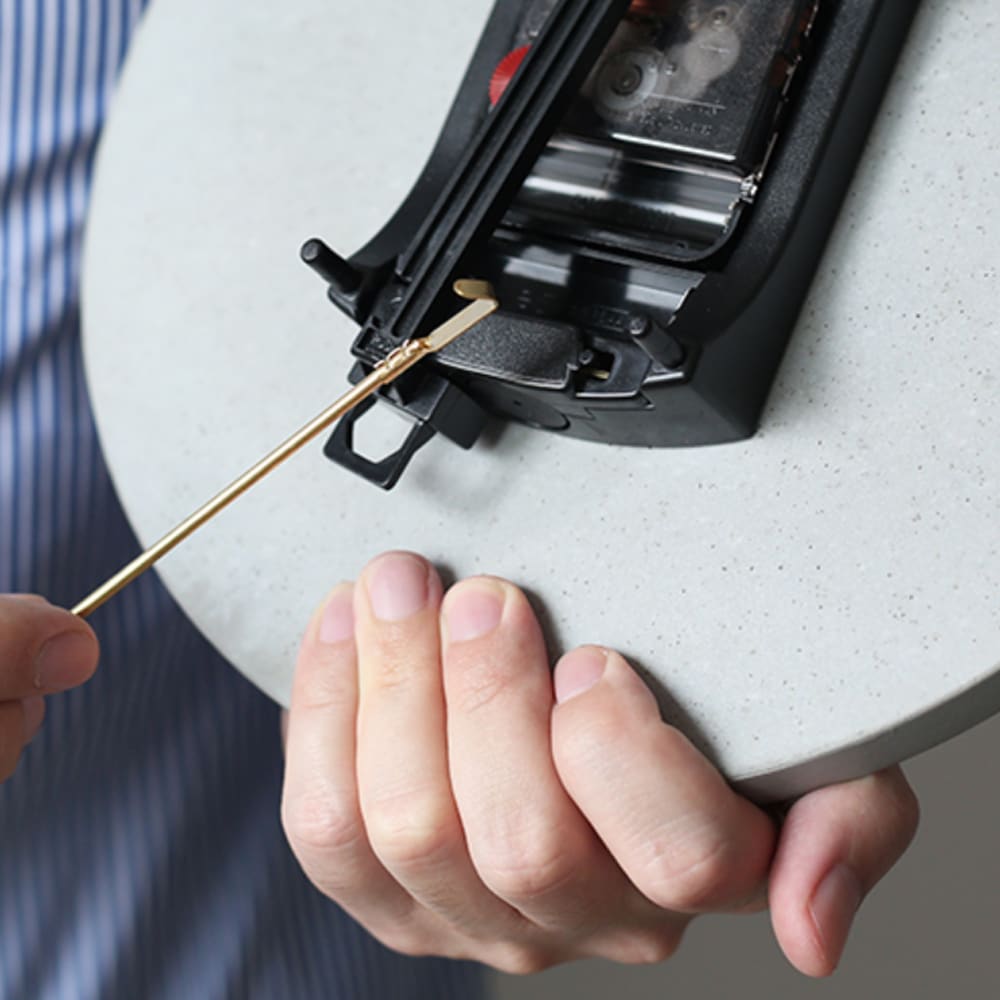 Betonnen klok op batterij