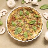 Witte ovenschaal met een diameter van 20 cm